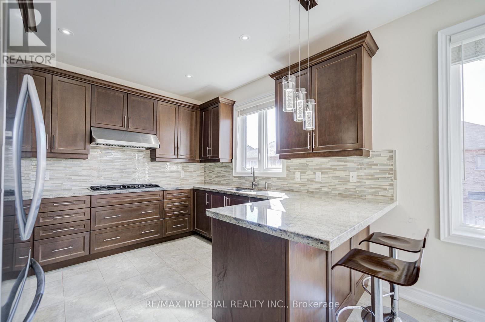 28 MANCINI CRESCENT, Richmond Hill (Jefferson), Ontario, L4E0T1 — Photo 13