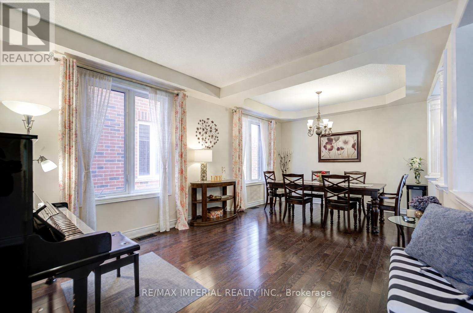 28 MANCINI CRESCENT, Richmond Hill (Jefferson), Ontario, L4E0T1 — Photo 5