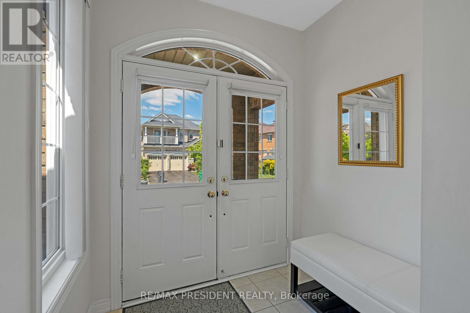7 WELLPARK WAY, Brampton (Bram East), Ontario, L6P3Z6 — Photo 3