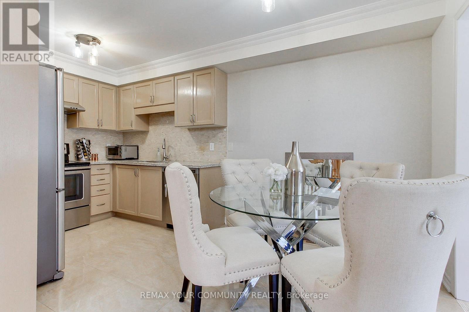 45 HARMONY ROAD, Vaughan (Patterson), Ontario, L4K5G5 — Photo 12