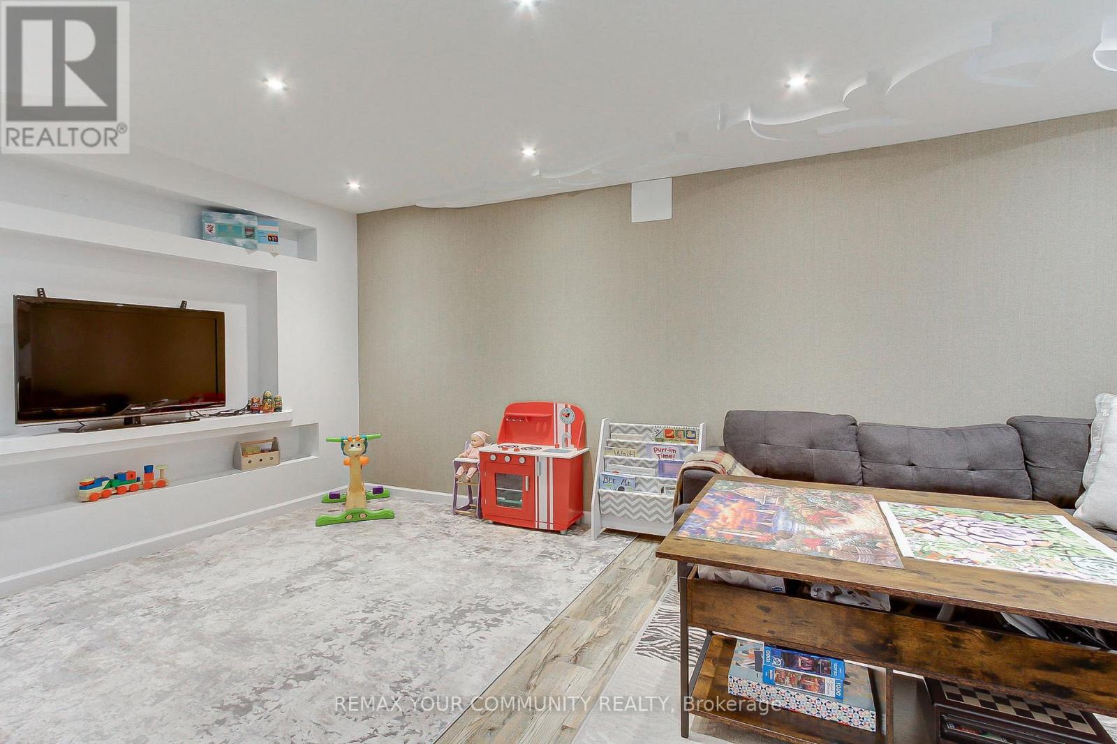 45 HARMONY ROAD, Vaughan (Patterson), Ontario, L4K5G5 — Photo 6