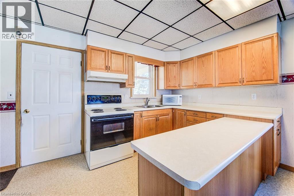 3532 LOBSINGER Line, St. Clements, Ontario, N0B2M0 — Photo 9