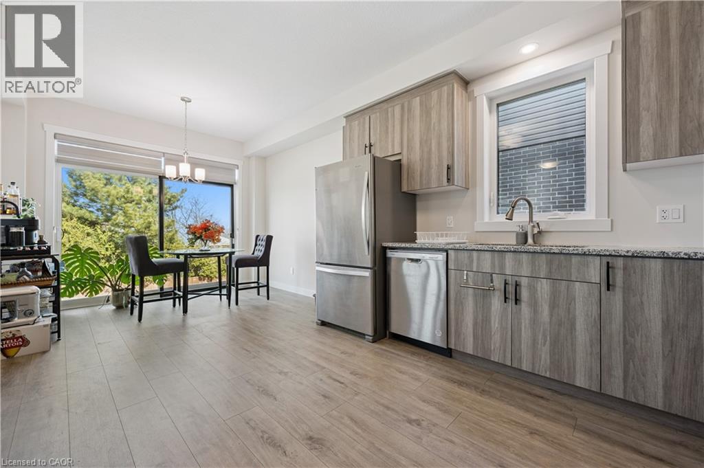 40 MOON Crescent, Cambridge, Ontario, N1S0C4 — Photo 11