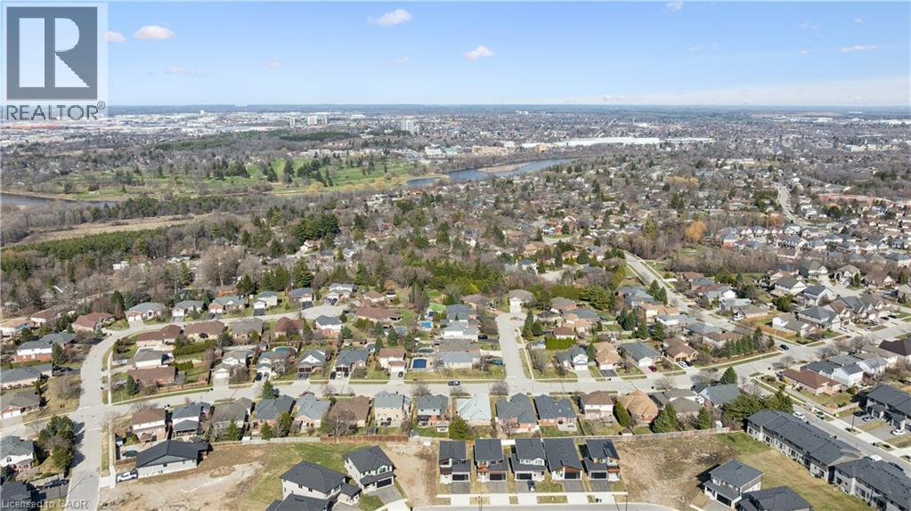 40 MOON Crescent, Cambridge, Ontario, N1S0C4 — Photo 33