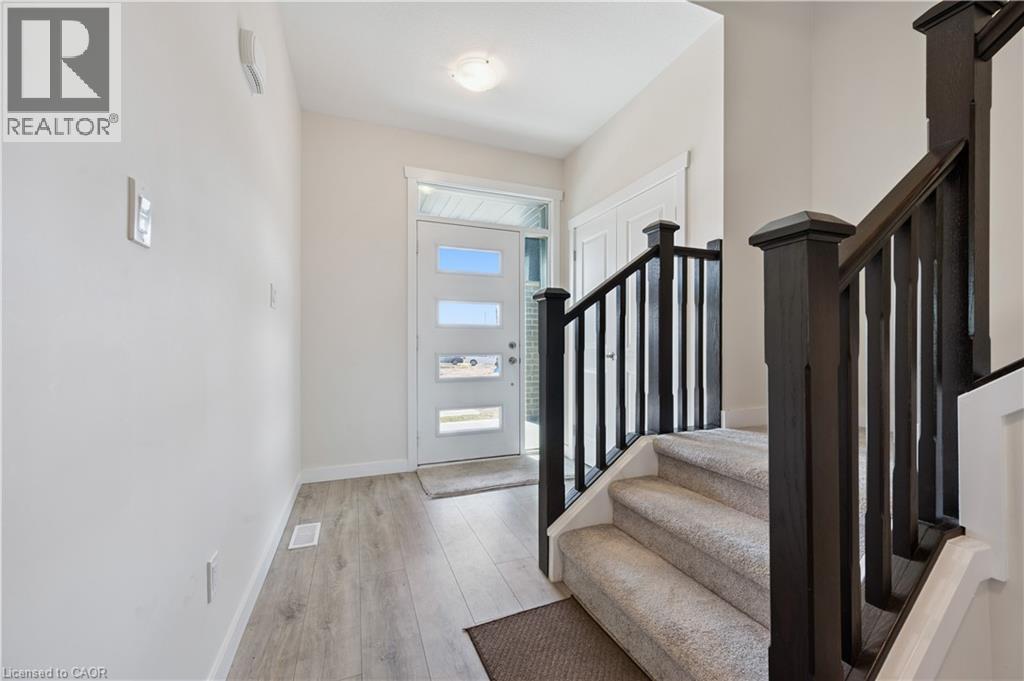 40 MOON Crescent, Cambridge, Ontario, N1S0C4 — Photo 5