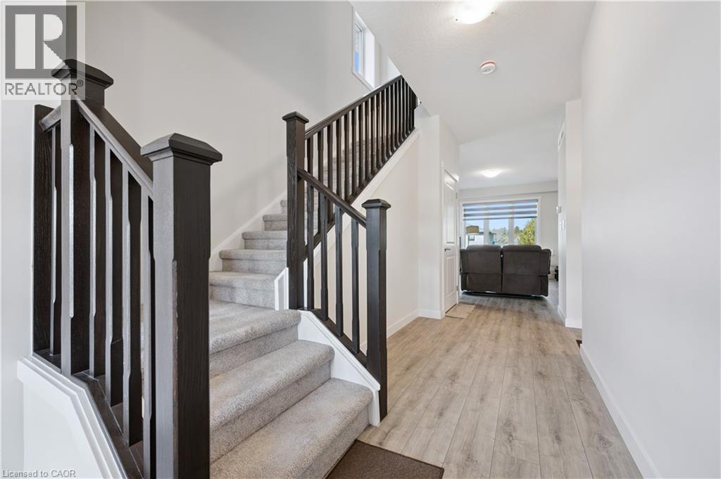 40 MOON Crescent, Cambridge, Ontario, N1S0C4 — Photo 6
