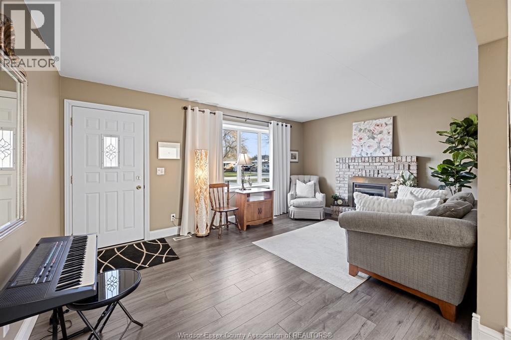 291 ELM, Lakeshore, Ontario, N0R1N0 — Photo 3