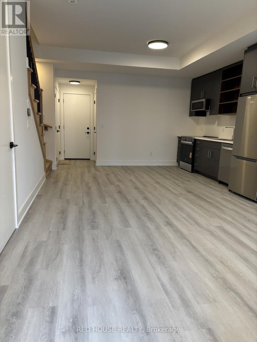 104 EVERETT COMMON, St. Catharines (Oakdale), Ontario, L2P0H2 — Photo 2