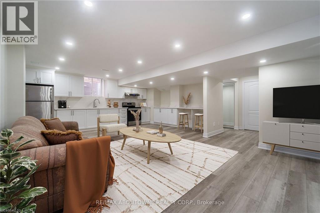 150 GOODWIN Crescent Unit# Bsmt, Milton, Ontario, L9E1H7 — Photo 4