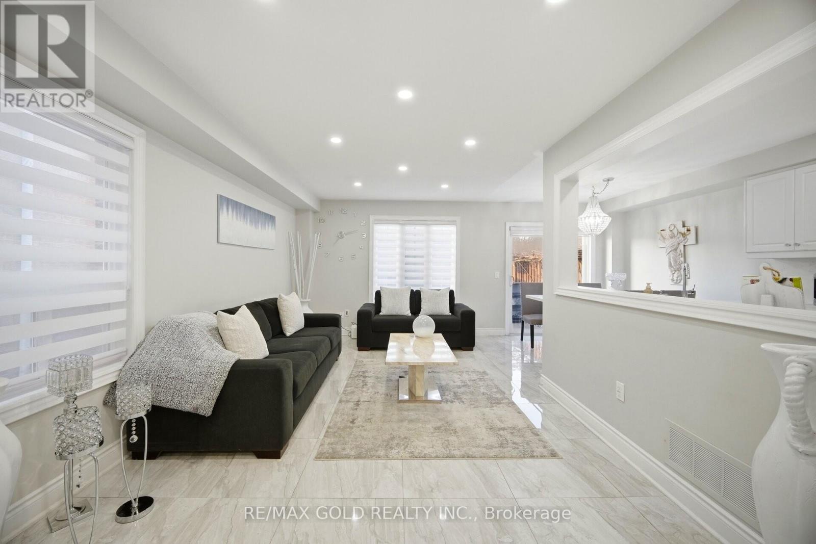 16 FLOWER TRAIL, Brampton (Bram East), Ontario, L6P1P1 — Photo 6