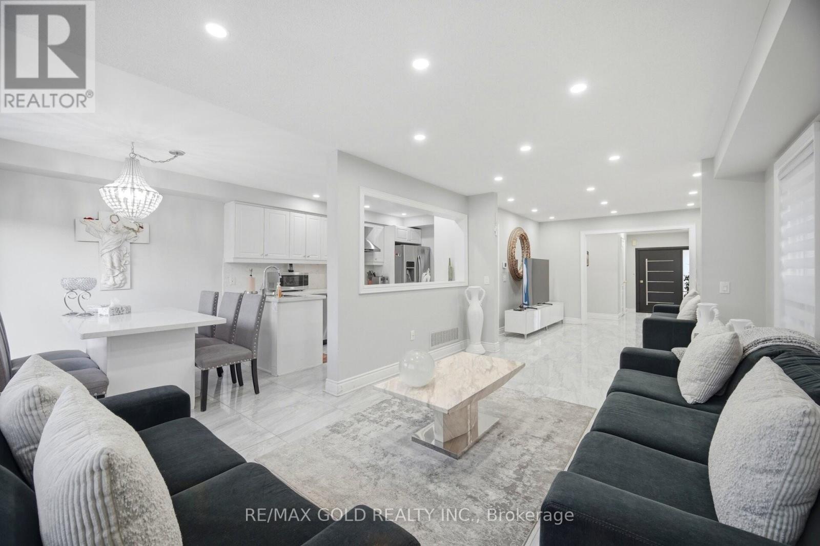 16 FLOWER TRAIL, Brampton (Bram East), Ontario, L6P1P1 — Photo 7