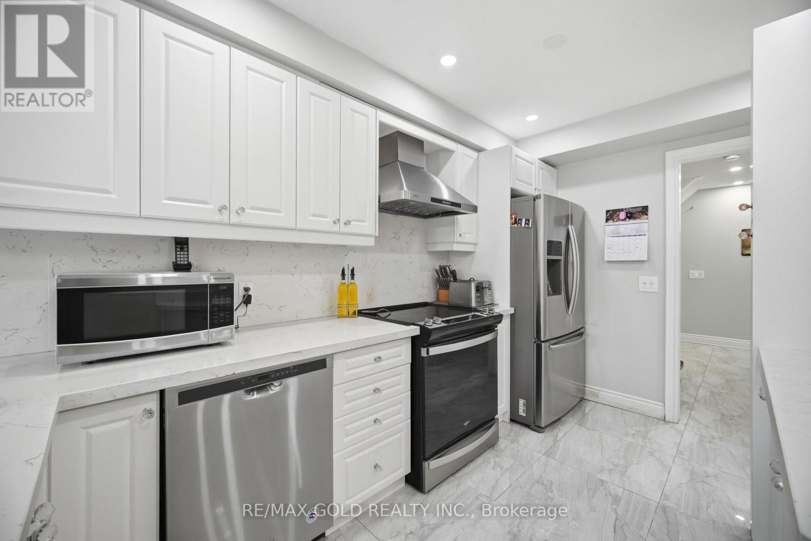 16 FLOWER TRAIL, Brampton (Bram East), Ontario, L6P1P1 — Photo 9