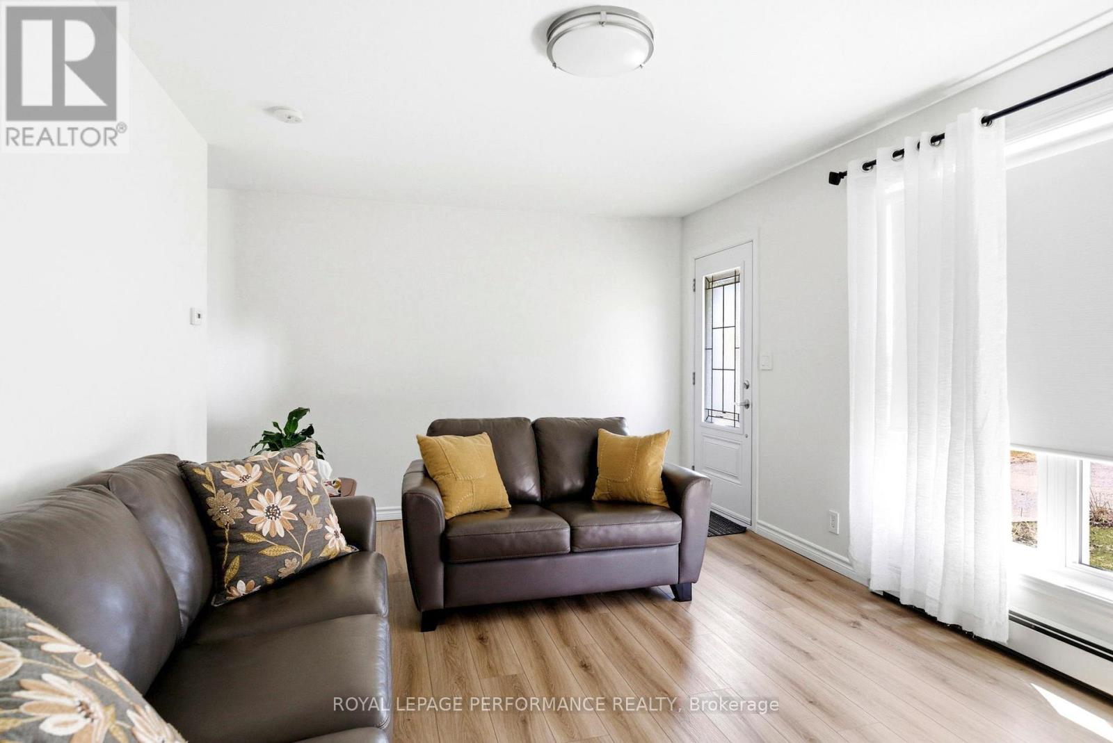 216 DANIS AVENUE, Cornwall, Ontario, K6H5E7 — Photo 10