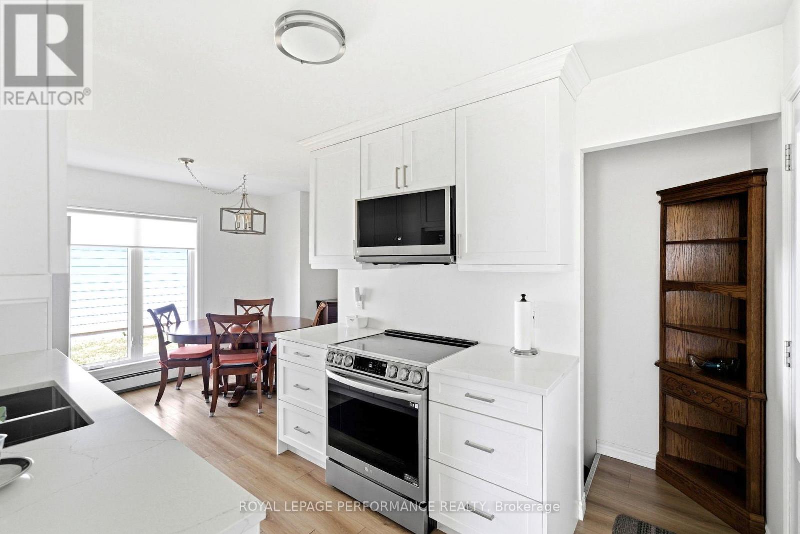 216 DANIS AVENUE, Cornwall, Ontario, K6H5E7 — Photo 13