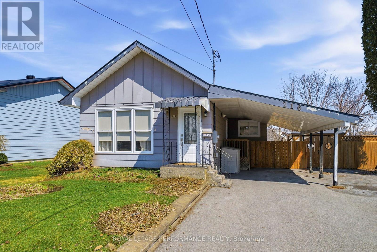 216 DANIS AVENUE, Cornwall, Ontario, K6H5E7 — Photo 2