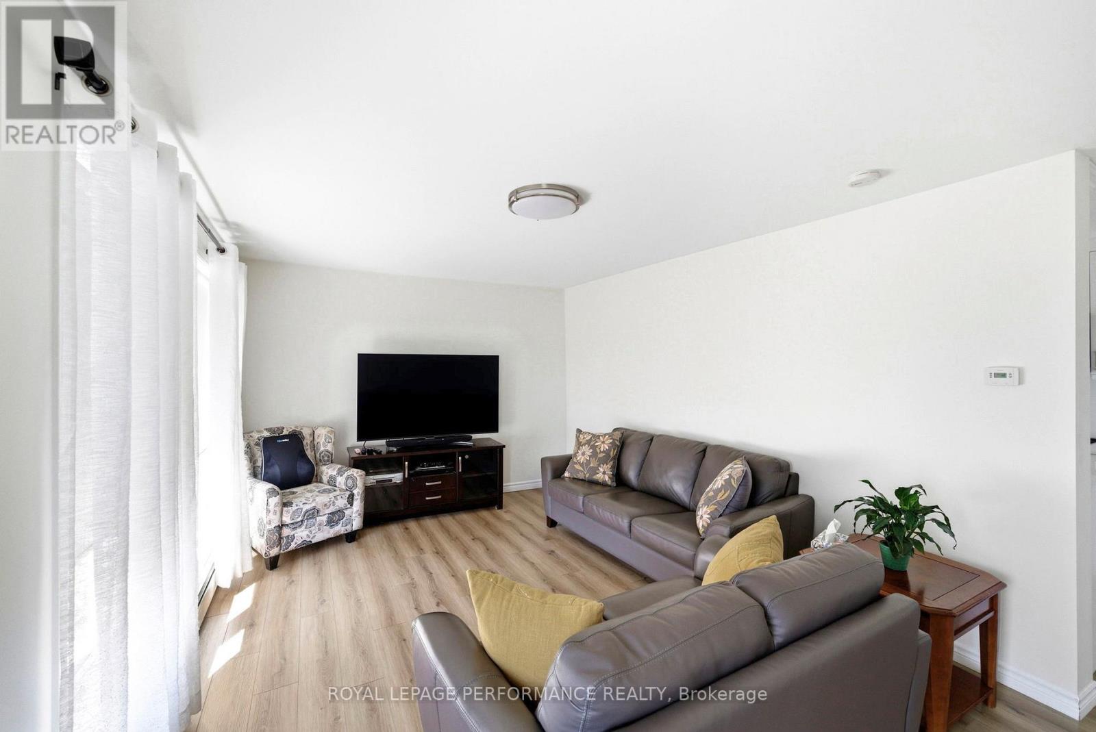 216 DANIS AVENUE, Cornwall, Ontario, K6H5E7 — Photo 7