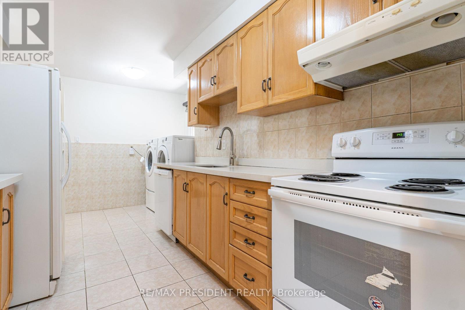 (UPPER) - 17 MANITOU CRESCENT, Brampton (Central Park), Ontario, L6S2Z6 — Photo 9