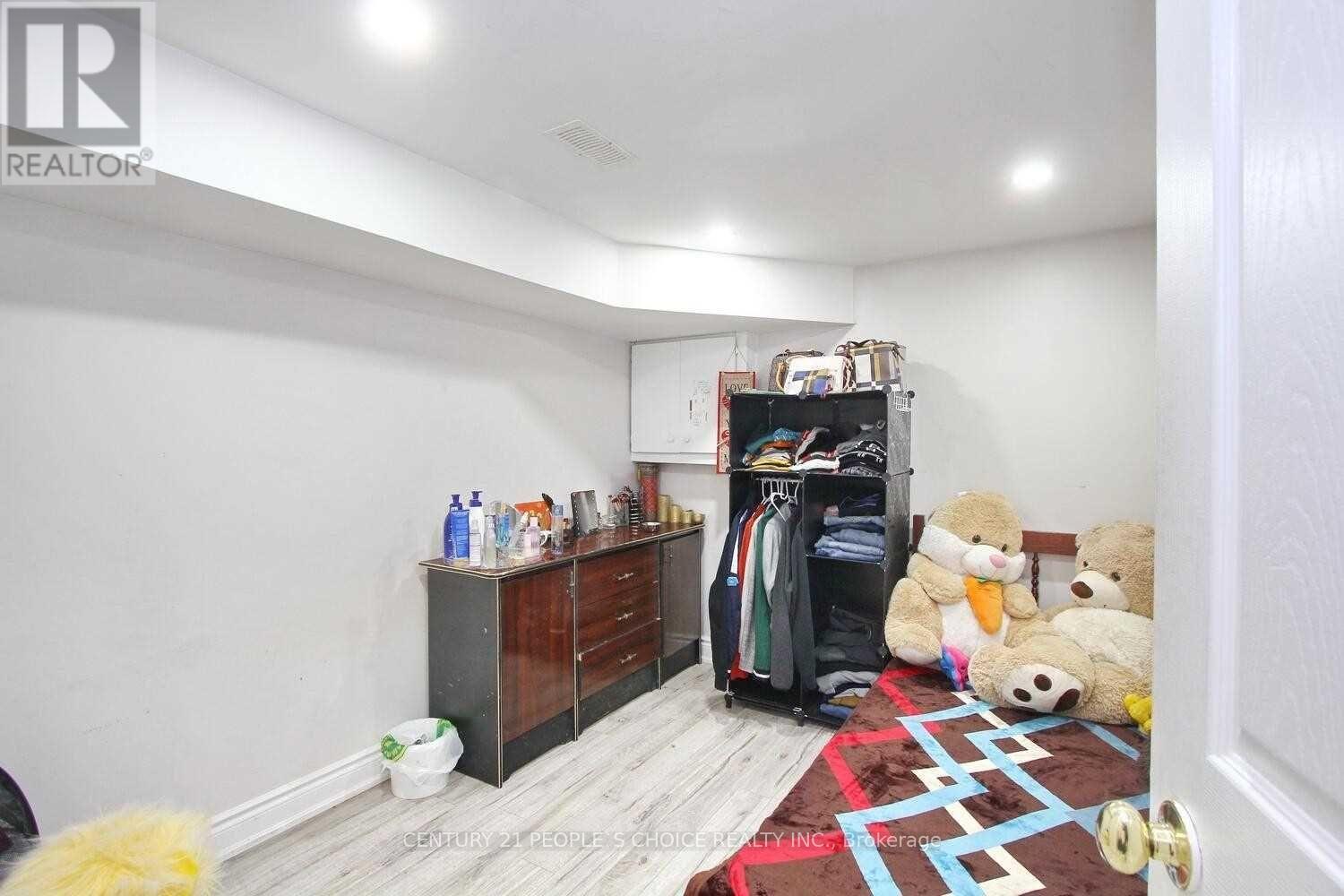 83 FALLINGDALE CRESCENT, Brampton (Southgate), Ontario, L6T3J5 — Photo 4