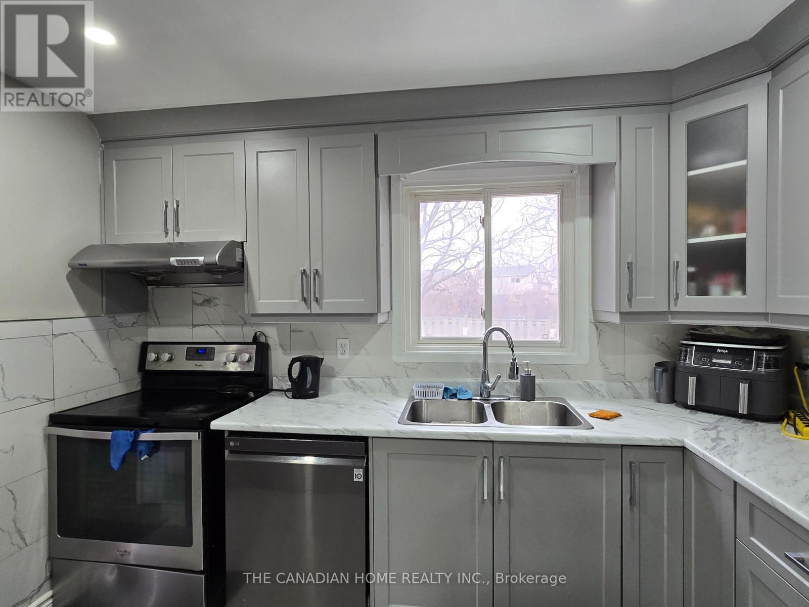 12 NORMA CRESCENT, Brampton (Westgate), Ontario, L6S4H2 — Photo 10