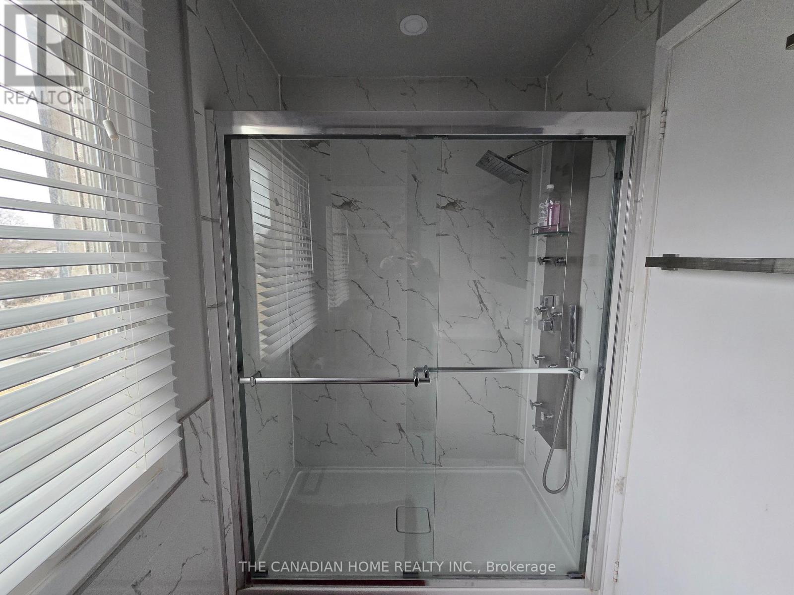 12 NORMA CRESCENT, Brampton (Westgate), Ontario, L6S4H2 — Photo 4