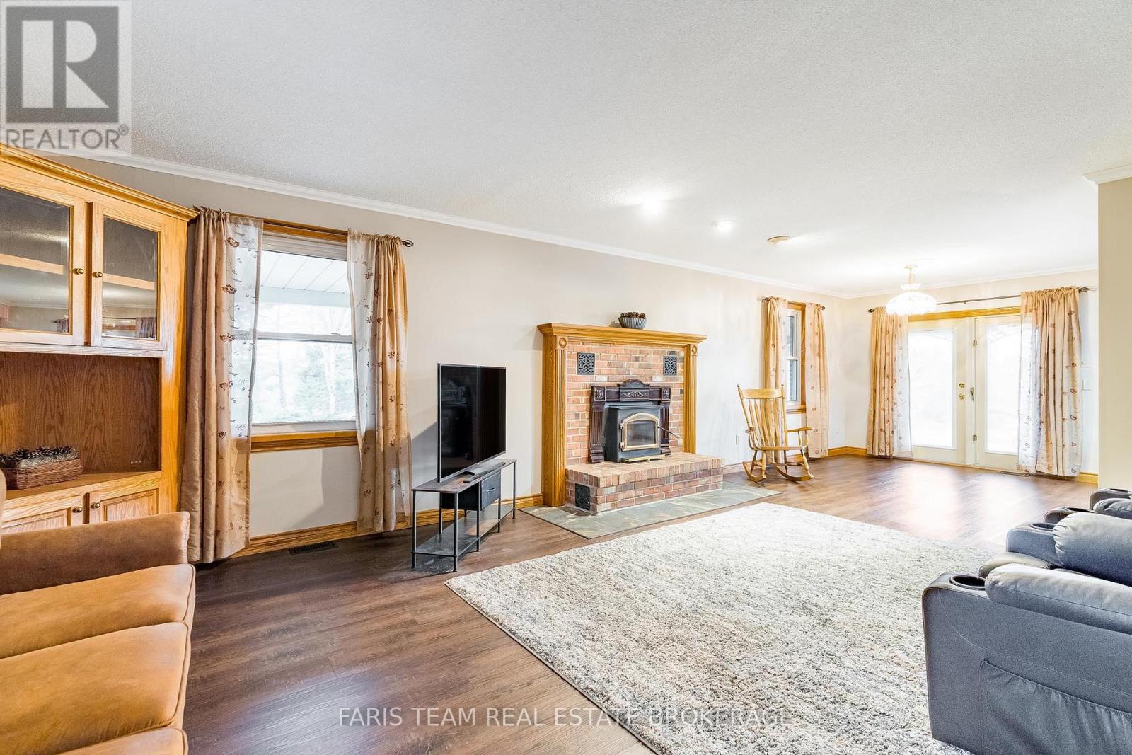 301 CONCESSION 4 ROAD E, Tiny, Ontario, L0L2T0 — Photo 18