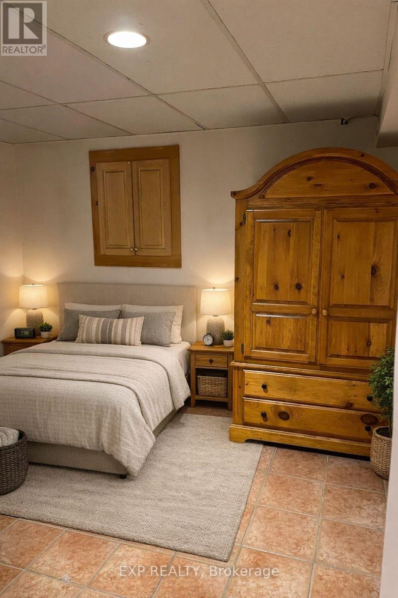 14926 CHINGUACOUSY ROAD, Caledon (Cheltenham), Ontario, L7C1Z5 — Photo 2