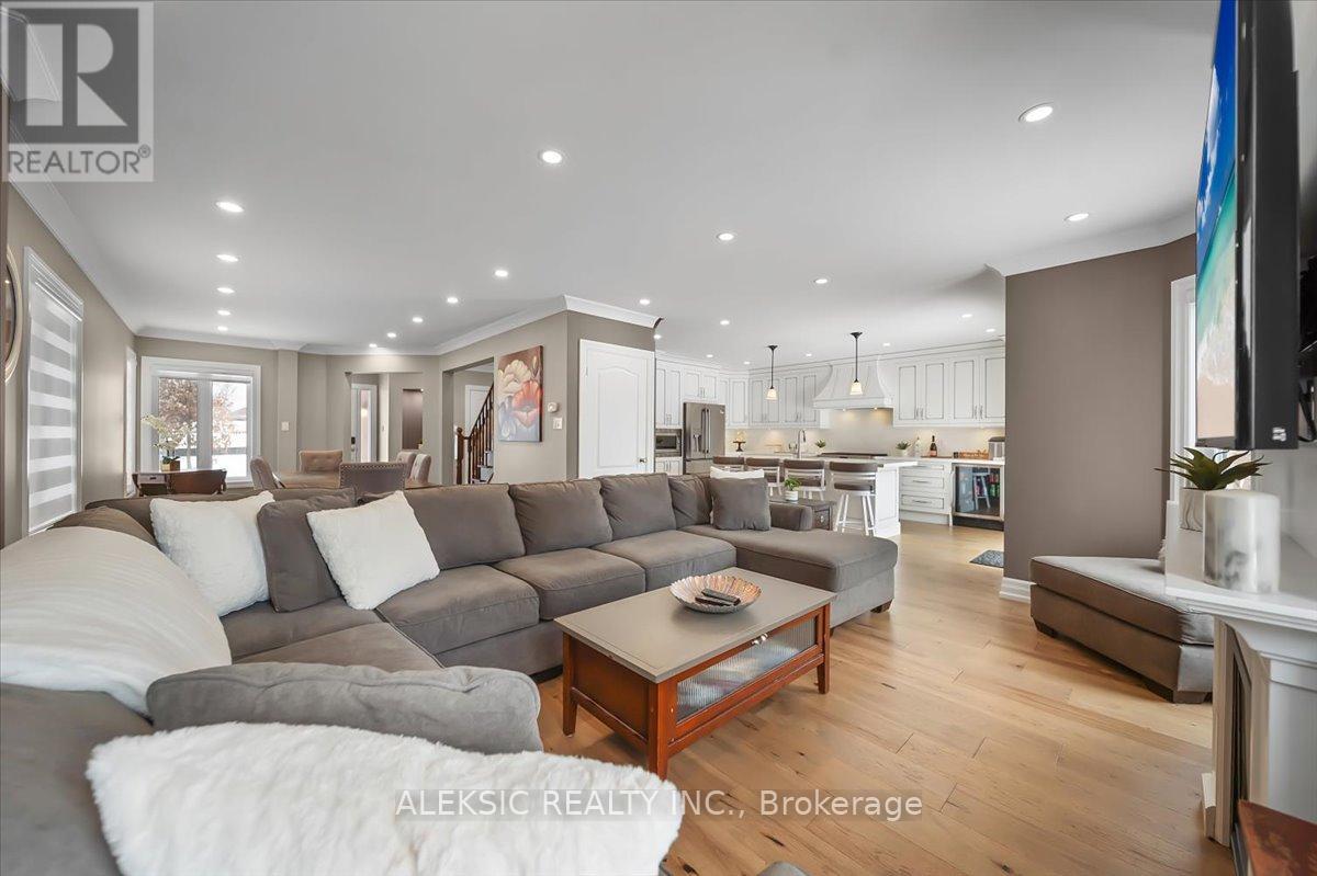 33 HILLPATH CRESCENT, Brampton (Snelgrove), Ontario, L6Z4T7 — Photo 9