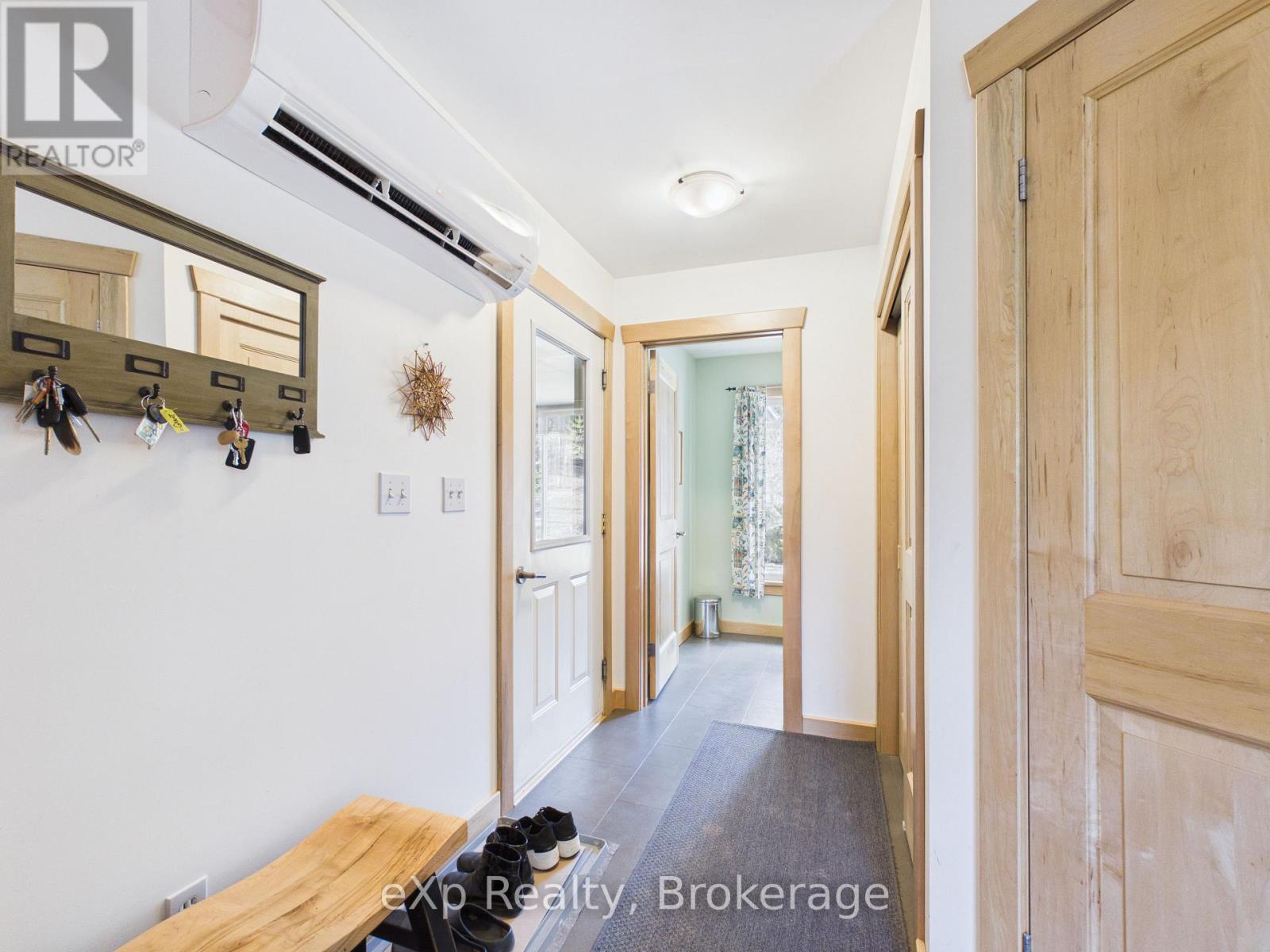 303709 SOUTH LINE, West Grey, Ontario, N0C1K0 — Photo 16