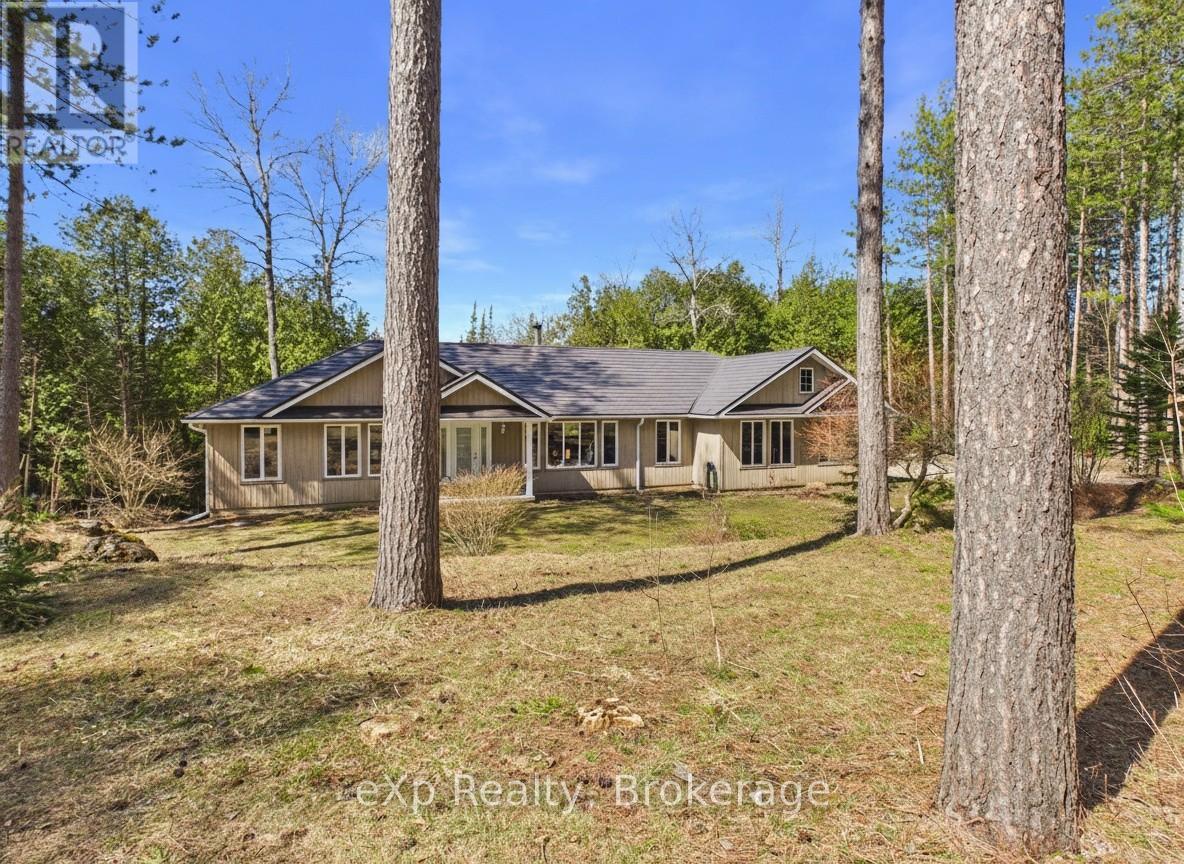 303709 SOUTH LINE, West Grey, Ontario, N0C1K0 — Photo 3