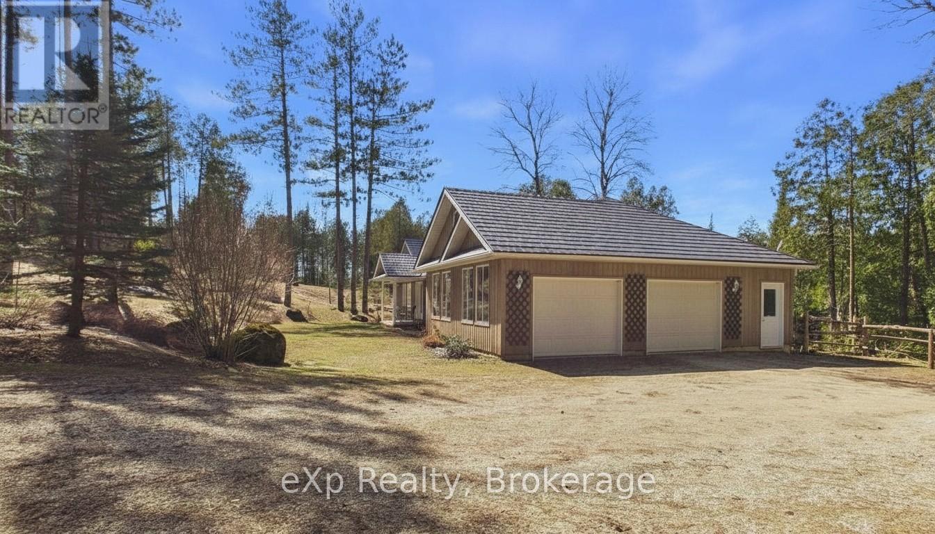 303709 SOUTH LINE, West Grey, Ontario, N0C1K0 — Photo 4