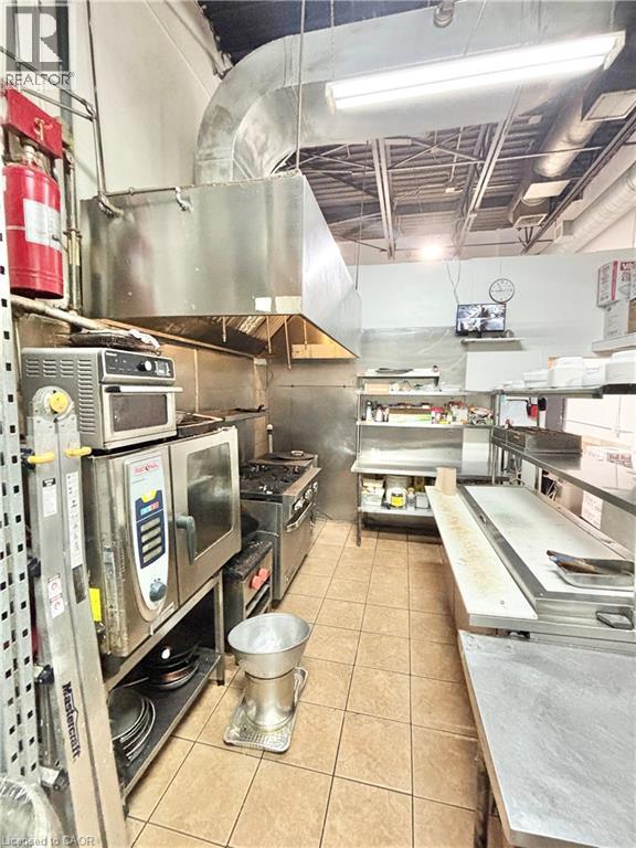 500 CAN-AMERA Parkway Unit# J, Cambridge, Ontario, N1T2H2 — Photo 3