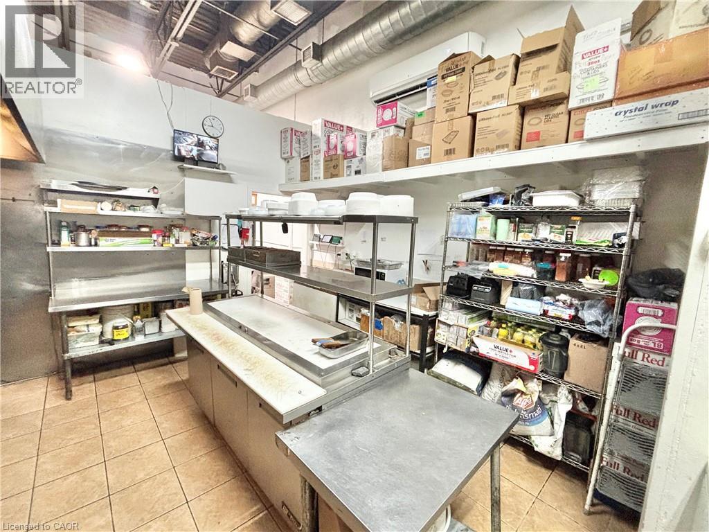 500 CAN-AMERA Parkway Unit# J, Cambridge, Ontario, N1T2H2 — Photo 4