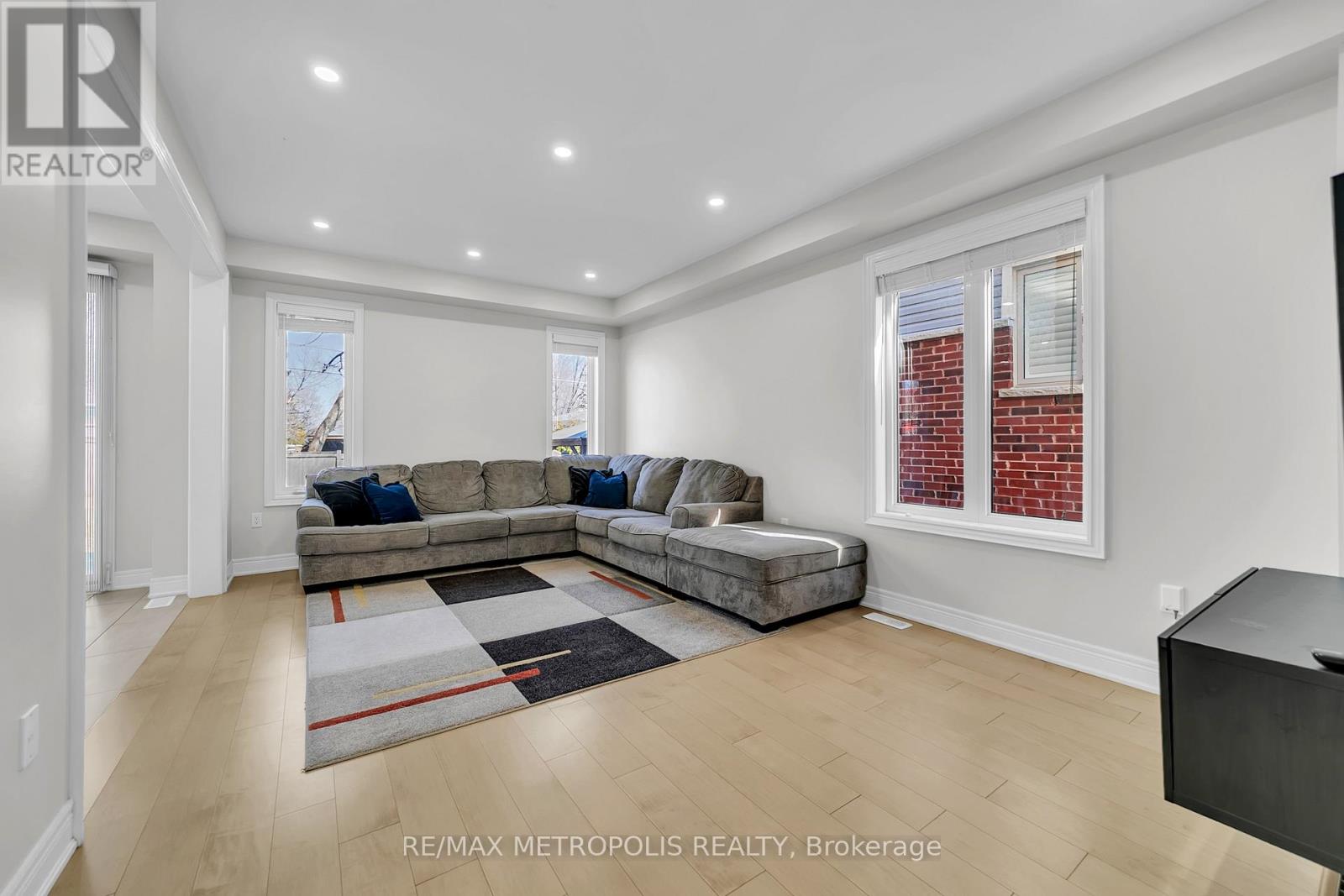 80 PRIDHAM PLACE, New Tecumseth (Tottenham), Ontario, L0G1W0 — Photo 7