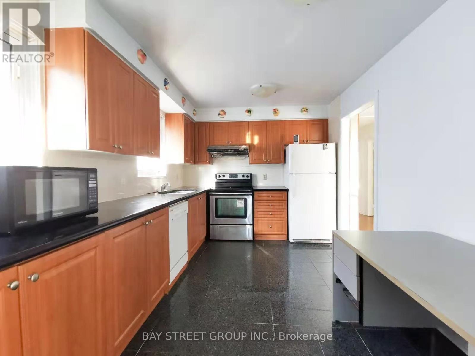 UPPER - 97 MICMAC CRESCENT, Toronto (Pleasant View), Ontario, M2H2K1 — Photo 4