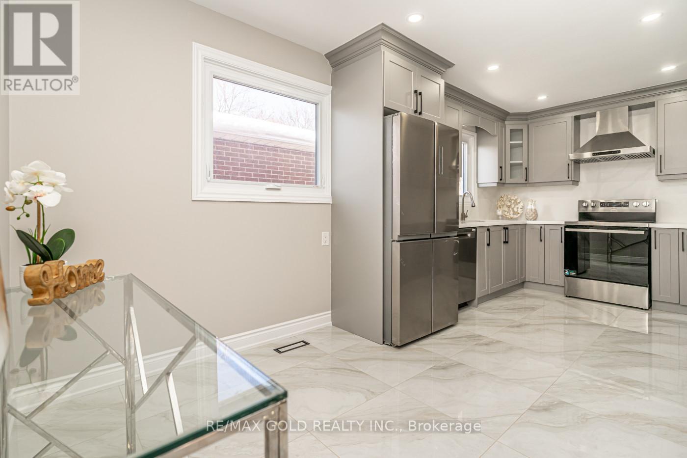 48 MALCOLM CRESCENT, Brampton (Central Park), Ontario, L6S3C8 — Photo 13