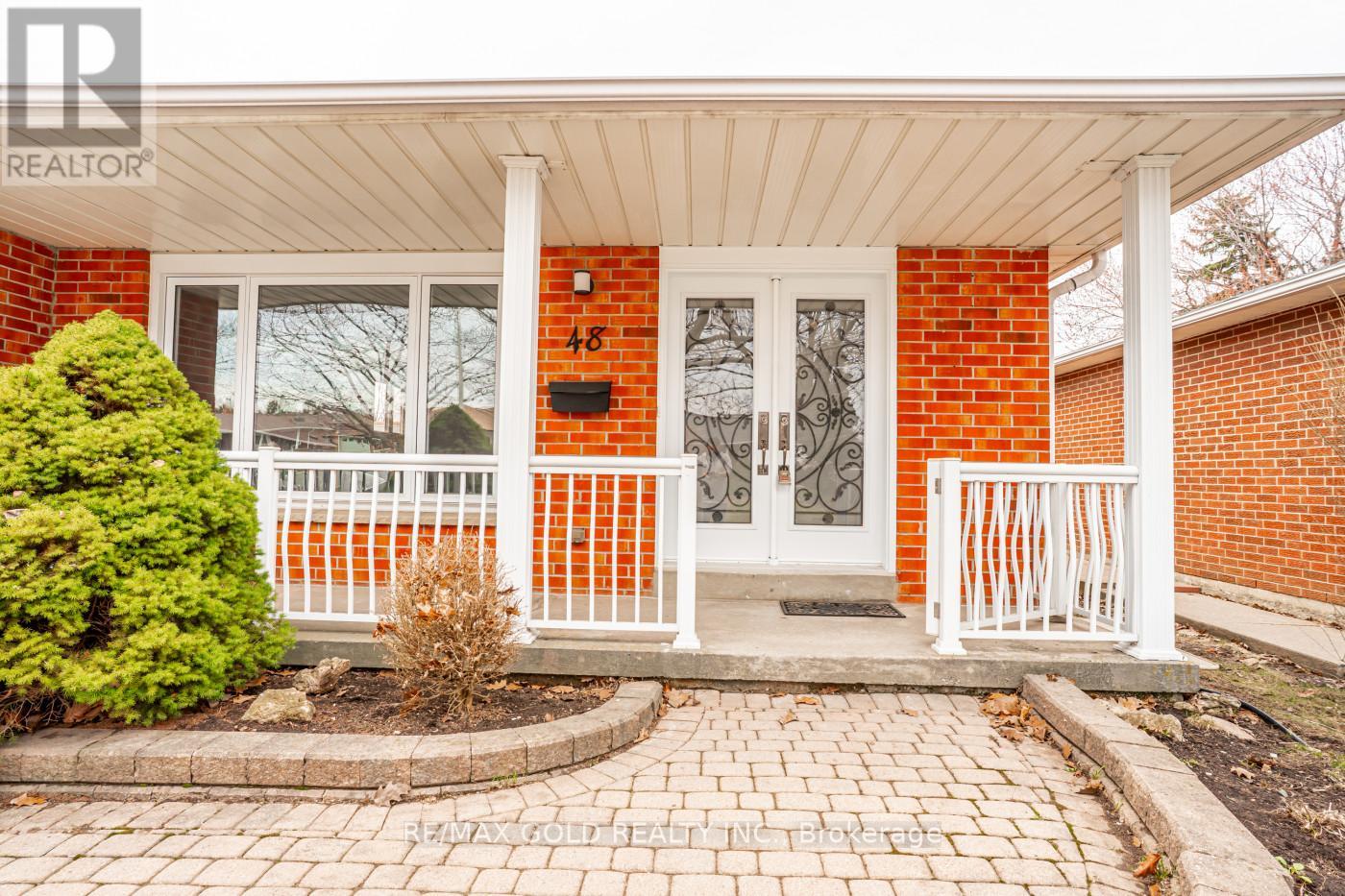 48 MALCOLM CRESCENT, Brampton (Central Park), Ontario, L6S3C8 — Photo 3