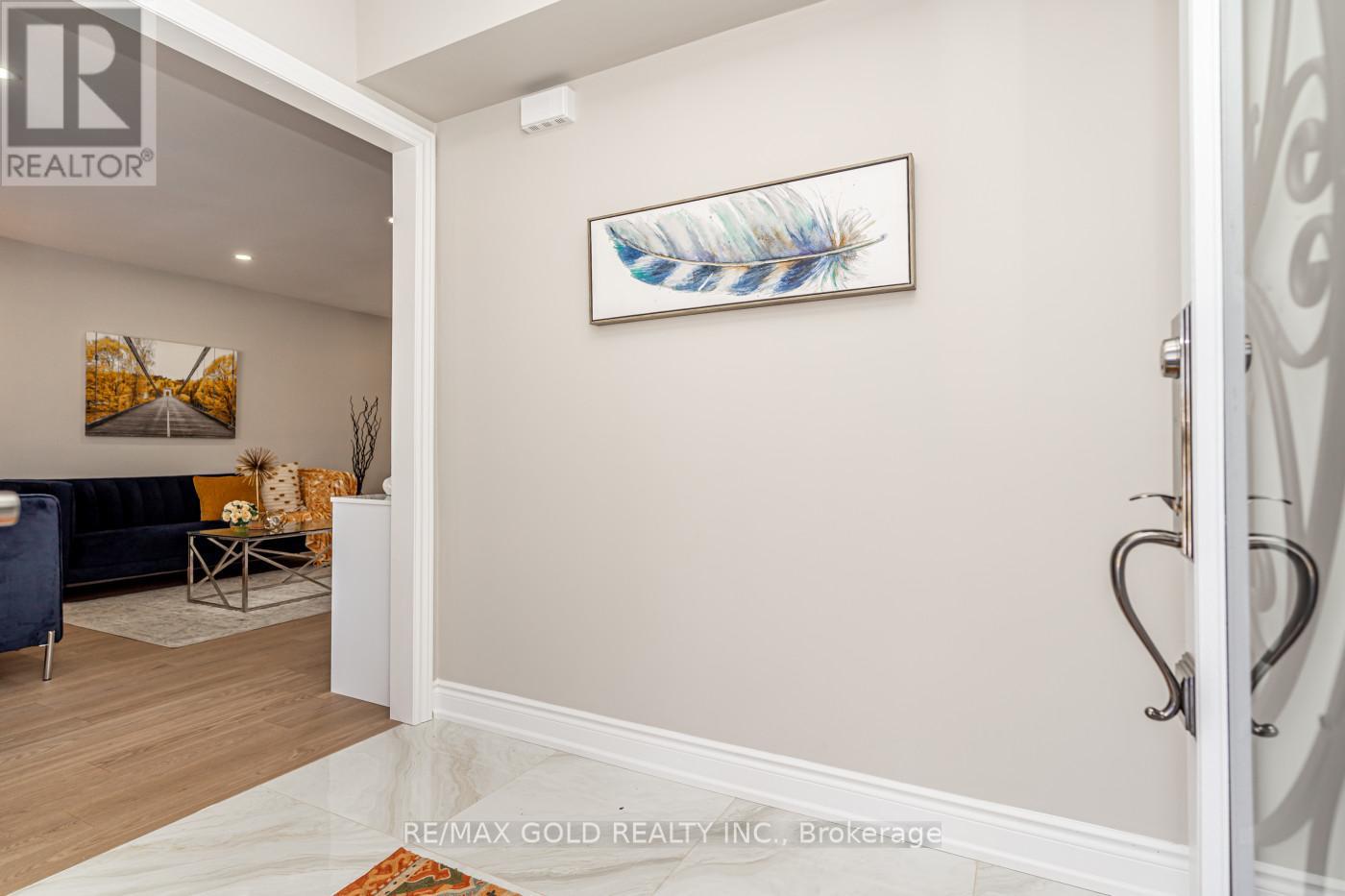 48 MALCOLM CRESCENT, Brampton (Central Park), Ontario, L6S3C8 — Photo 4