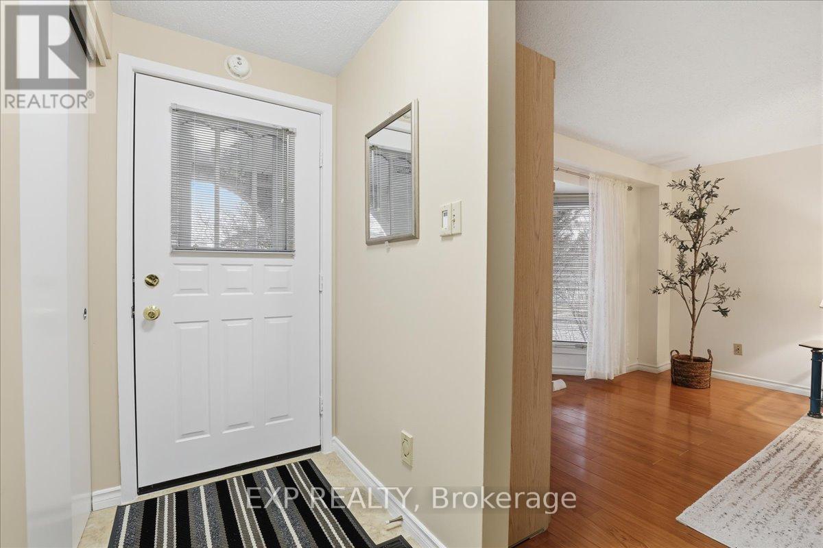 56 RUSHBROOK DRIVE, Kitchener, Ontario, N2E3C9 — Photo 2