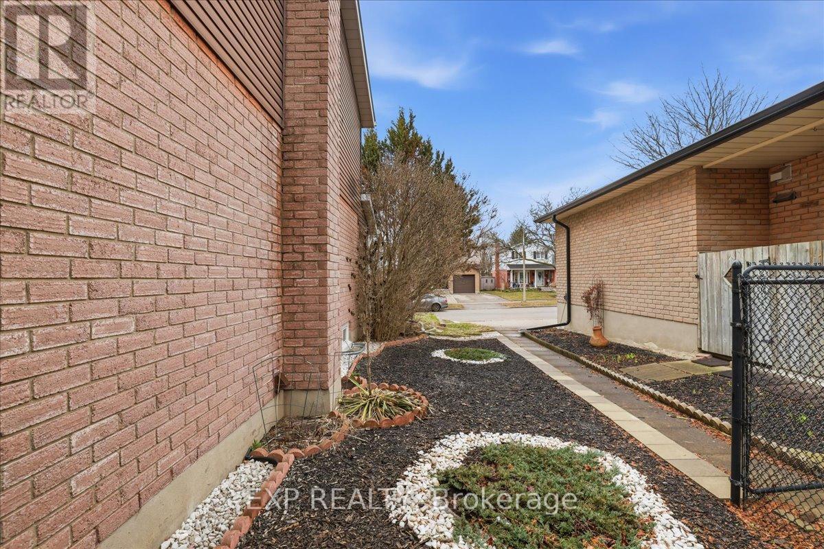 56 RUSHBROOK DRIVE, Kitchener, Ontario, N2E3C9 — Photo 27