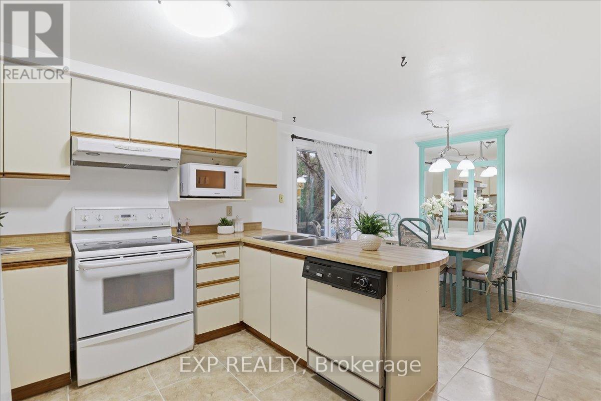 56 RUSHBROOK DRIVE, Kitchener, Ontario, N2E3C9 — Photo 9