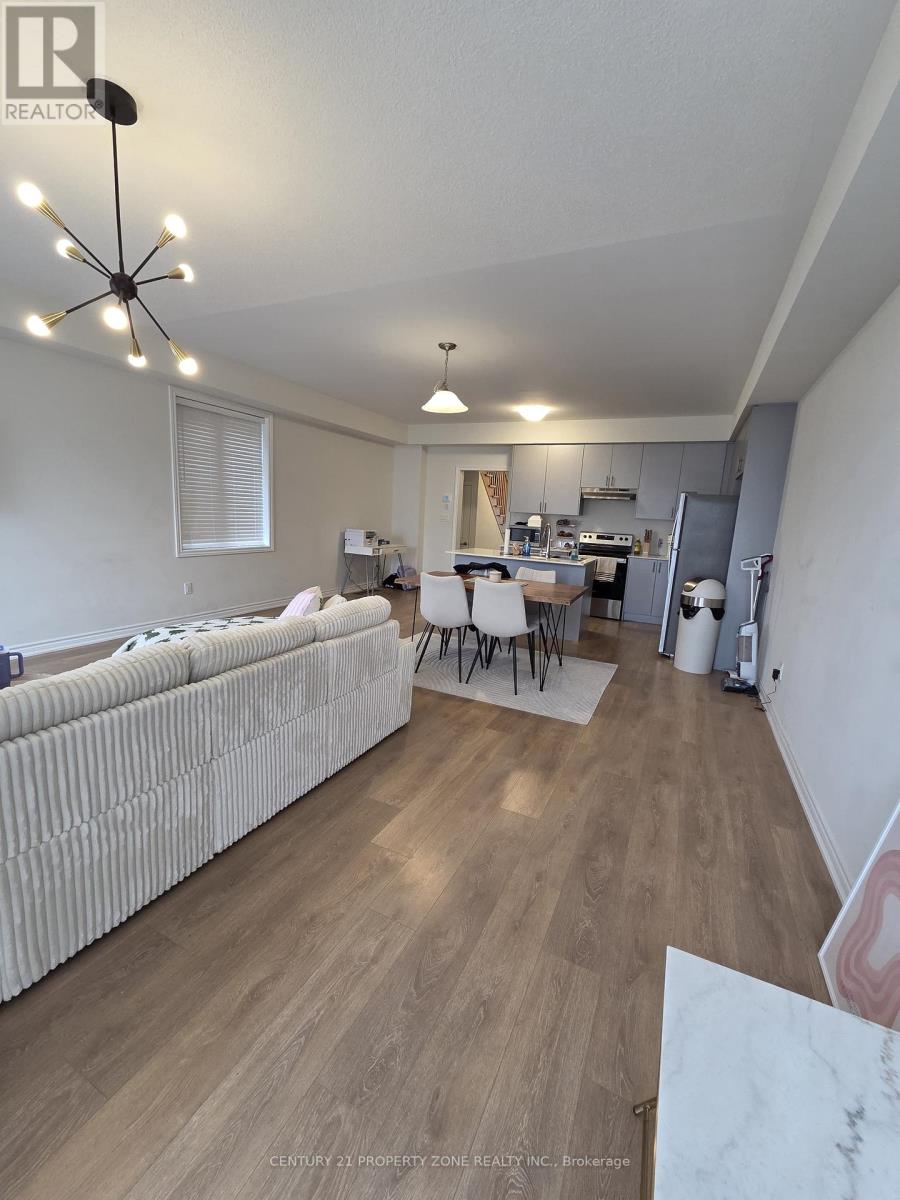 258 OKANAGAN PATH, Oshawa (Donevan), Ontario, L1H0A7 — Photo 2