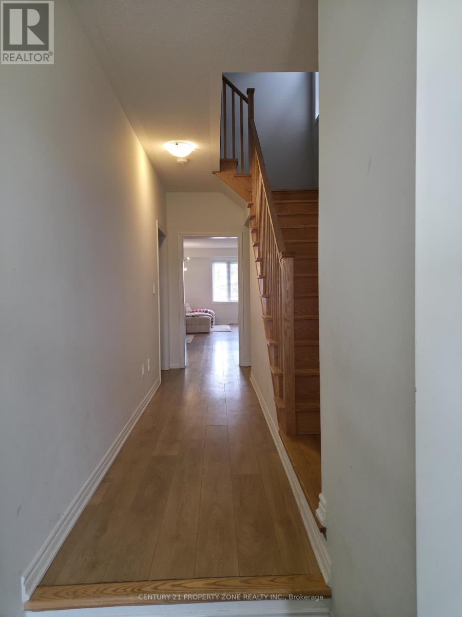 258 OKANAGAN PATH, Oshawa (Donevan), Ontario, L1H0A7 — Photo 5