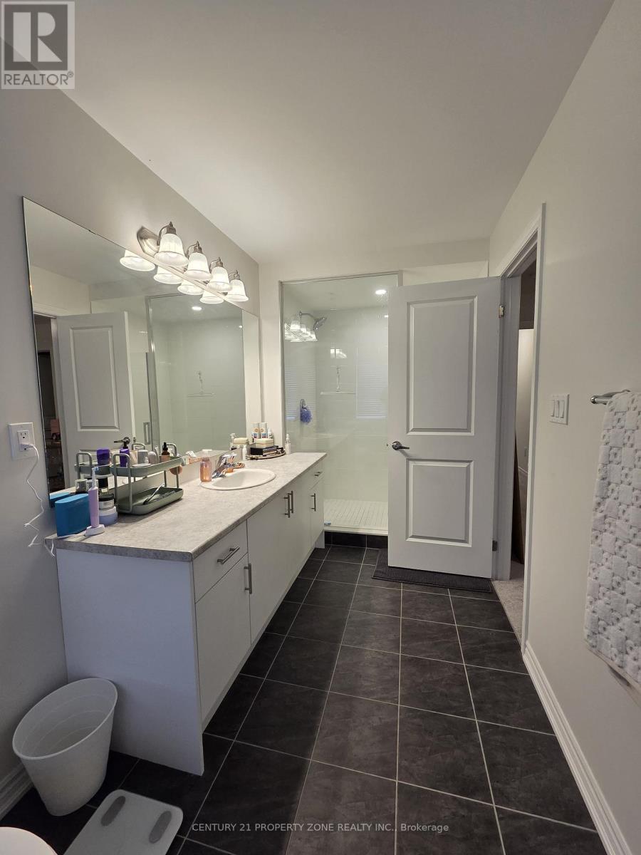 258 OKANAGAN PATH, Oshawa (Donevan), Ontario, L1H0A7 — Photo 8