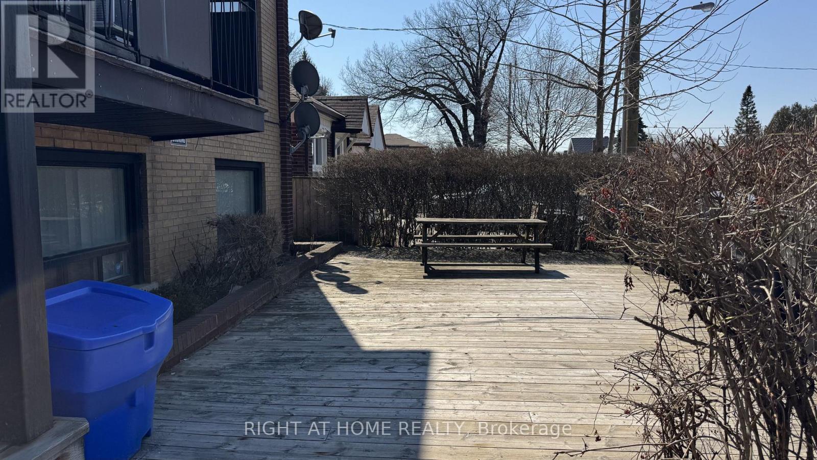 UNIT 4 - 139 ROYAL YORK ROAD, Toronto (Mimico), Ontario, M8V2T9 — Photo 4