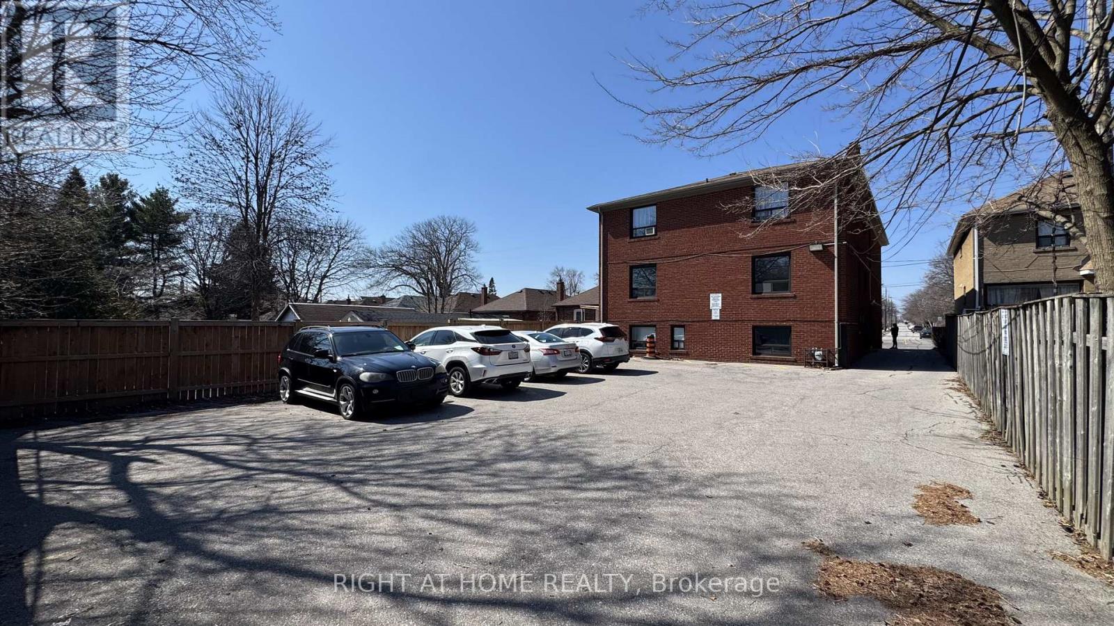 UNIT 4 - 139 ROYAL YORK ROAD, Toronto (Mimico), Ontario, M8V2T9 — Photo 5