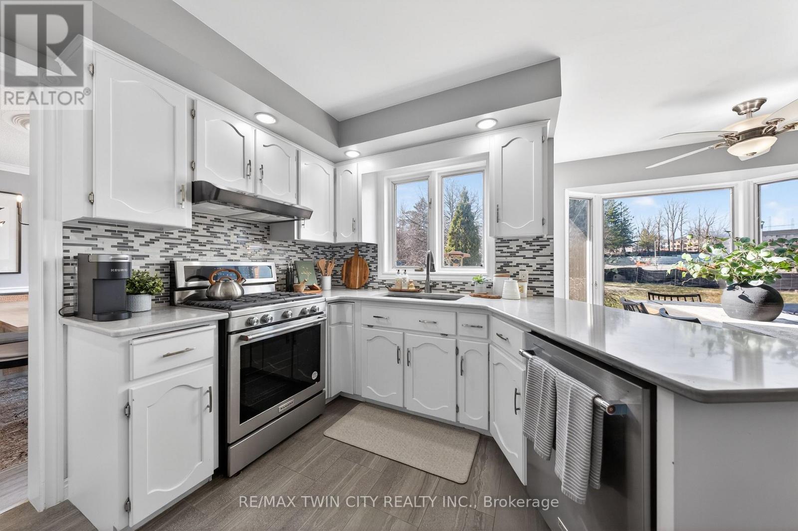 38 GLEN ABBEY COURT, Woodstock (Woodstock - South), Ontario, N4S8S9 — Photo 12