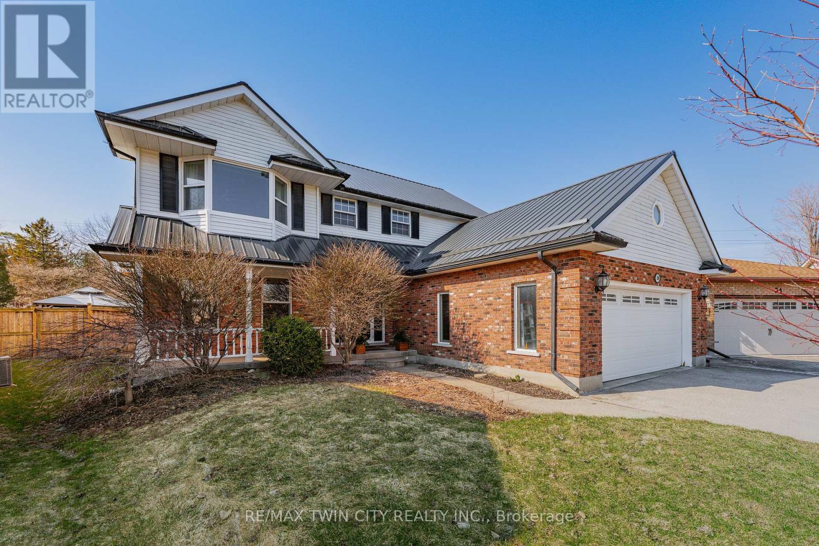 38 GLEN ABBEY COURT, Woodstock (Woodstock - South), Ontario, N4S8S9 — Photo 3