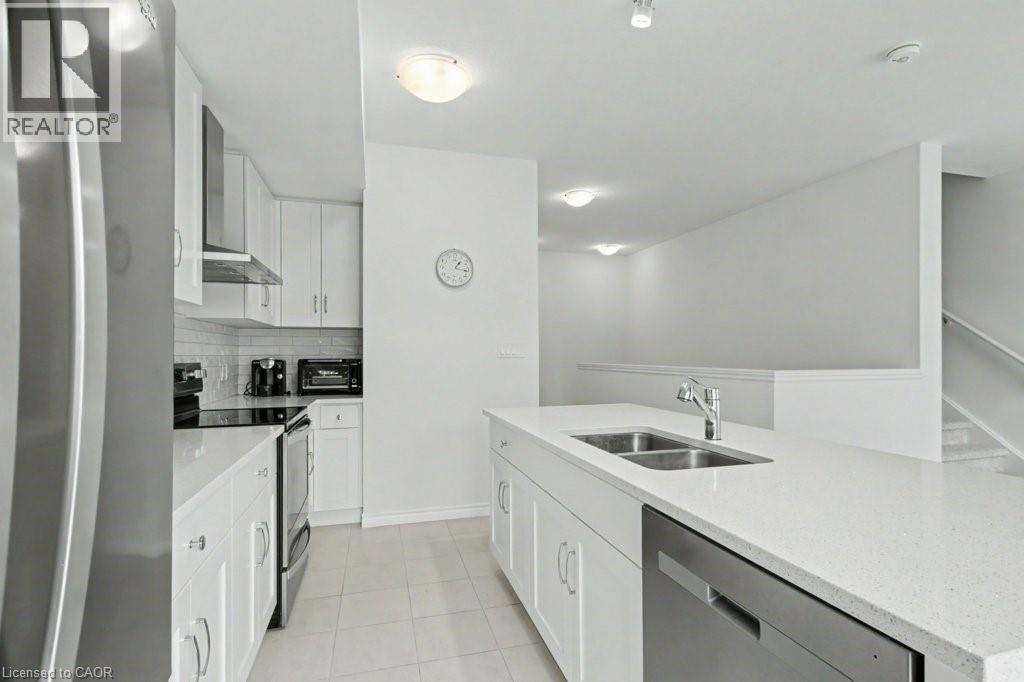 53 LOMOND Lane, Kitchener, Ontario, N2R0T6 — Photo 6