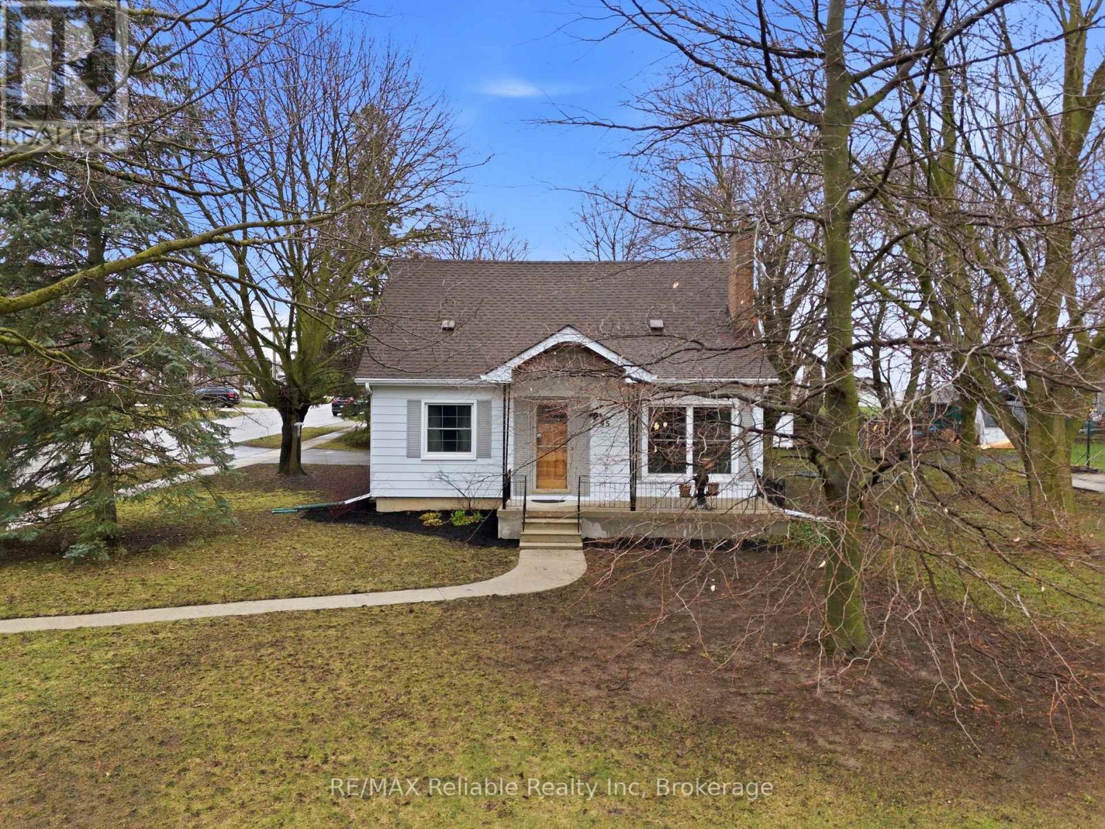 45 WHITEHEAD STREET, Central Huron (Clinton), Ontario, N0M1L0 — Photo 4
