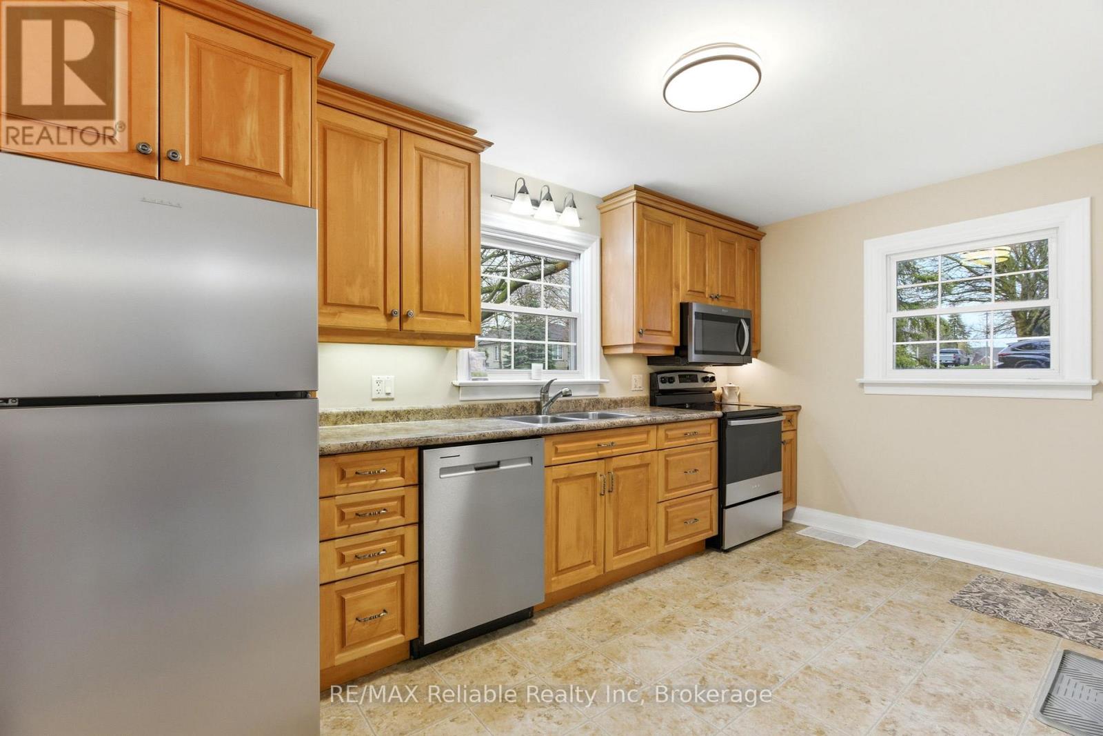 45 WHITEHEAD STREET, Central Huron (Clinton), Ontario, N0M1L0 — Photo 8